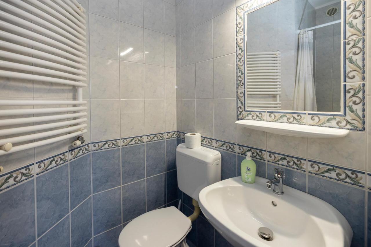 Cecey Vendeghaz Bed & Breakfast Eger Bagian luar foto