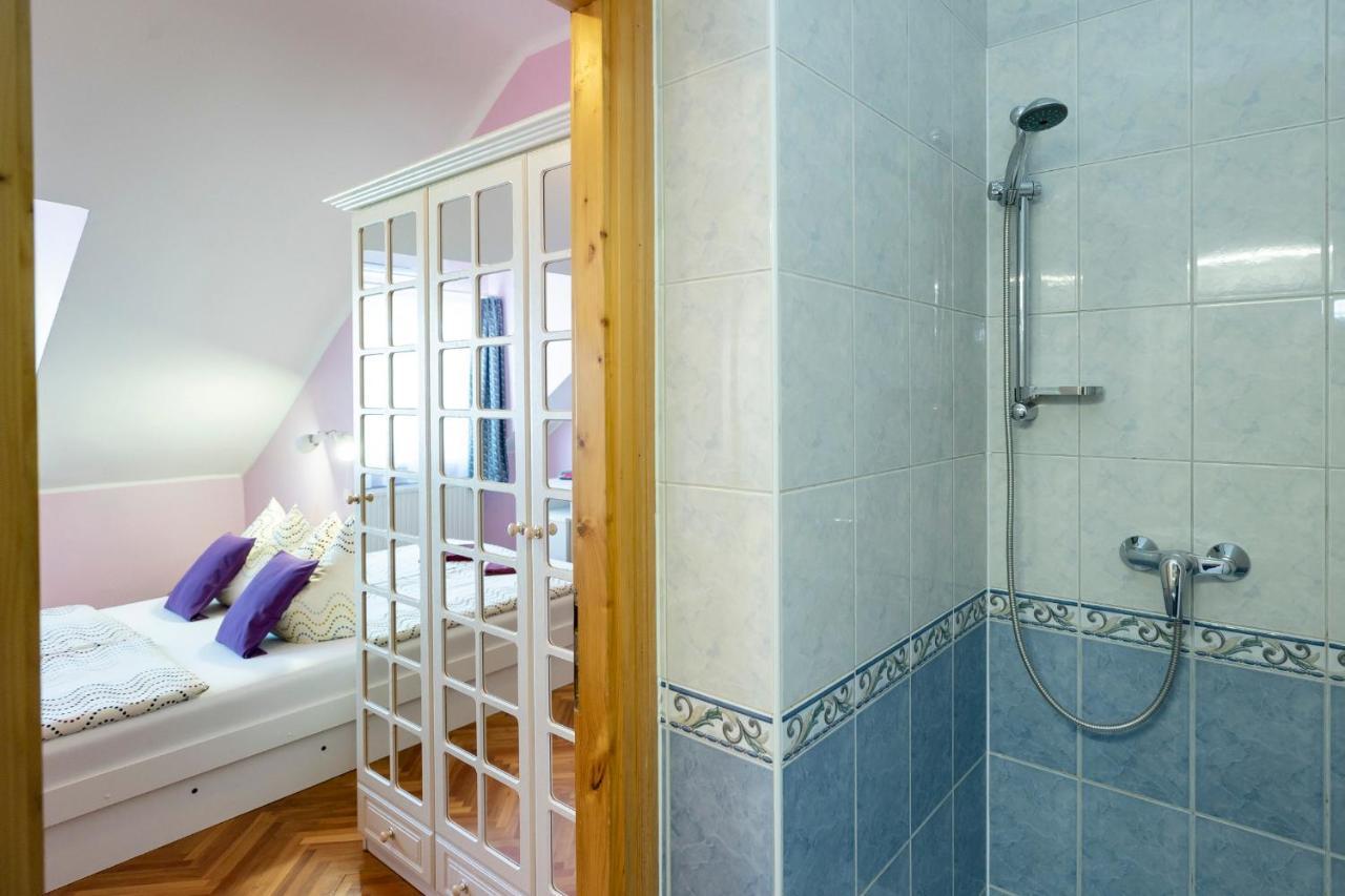 Cecey Vendeghaz Bed & Breakfast Eger Bagian luar foto